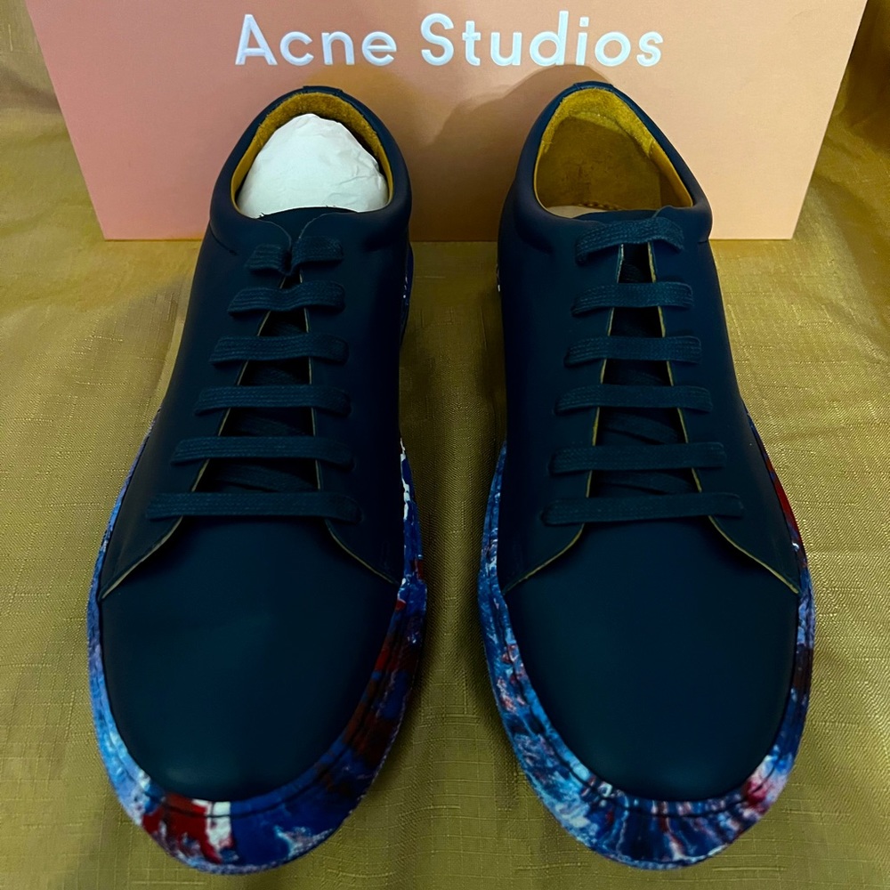 Mens sneakers size 10 US